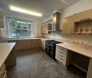 St Austell, St. Austell, PL25 - Photo 4