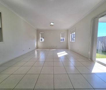 Modern Family Home - Photo 4