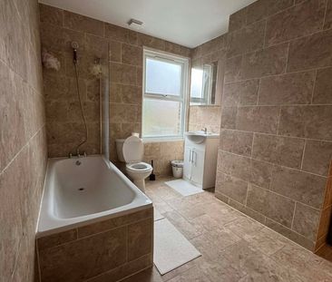 Room in a Shared House, Broadway Avenue, CR0 - Photo 5