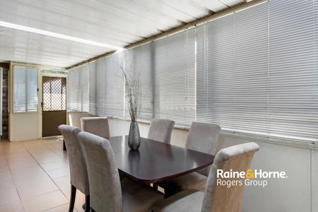 Comfortable Family Home in a Convenient Blue Haven Location - Photo 3