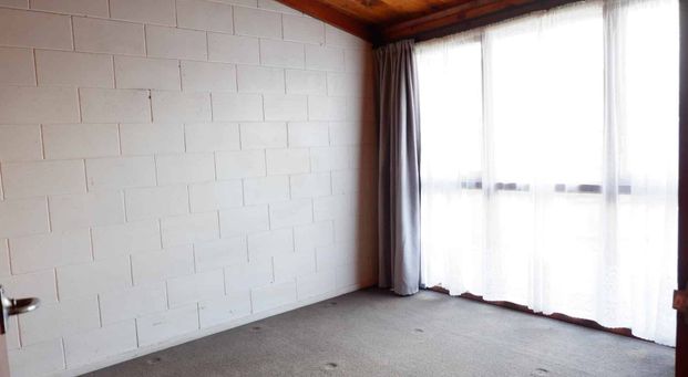 Sunny 2 bedroom for rent!! - Photo 1