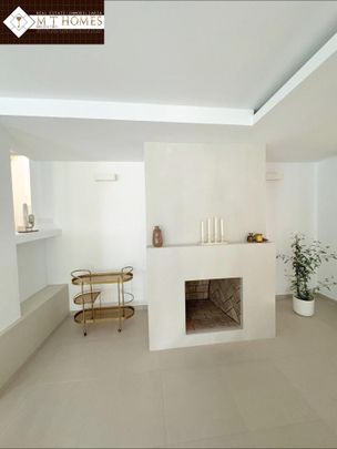 LARGE DETACHED VILLA WITH PRIVATE POOL AND GARDEN - Foto 1