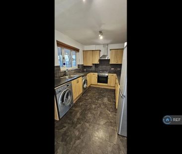 2 bedroom semi-detached house to rent - Photo 4