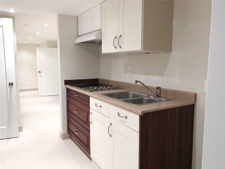 For Lease - 360 East Avenue Unit# Lower, Toronto, Ontario - Photo 3