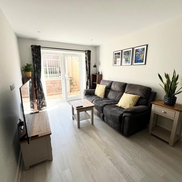 2 bedroom house to rent - Photo 1