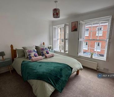 3 bedroom end of terrace house to rent - Photo 4