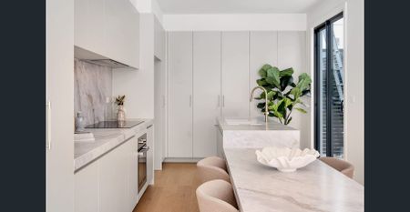 Incredible 3 bedroom 2 bathroom townhouse - Photo 5