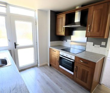 3 bedroom terraced house to rent - Photo 6