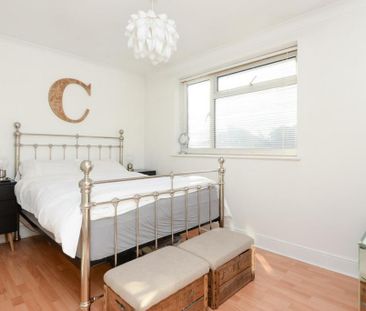 2 bedroom semi-detached house to rent - Photo 4