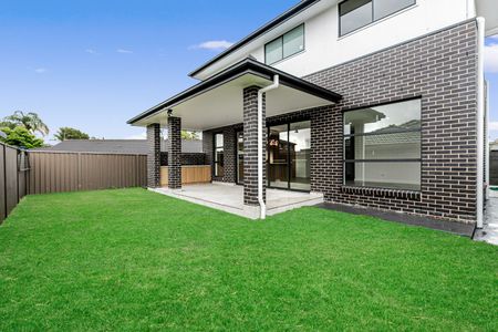 Brand New 5 Bedroom Family Home Offering Space, Style and Effortless Living - Photo 5