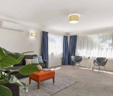 Charming Three-Bedroom Home on Quiet Pukuatua Street - Photo 1