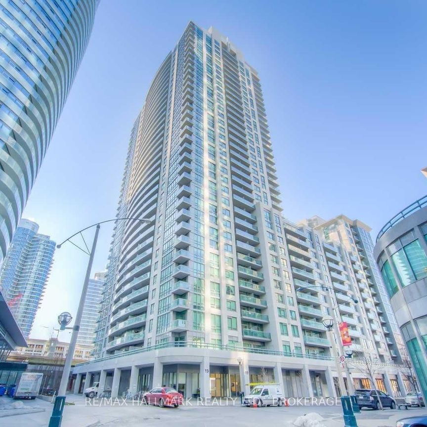 For Lease - 19 Grand Trunk Crescent Unit# 2008, Toronto, Ontario - Photo 1