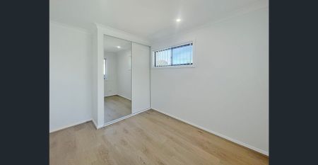 MOVE IN BEFORE CHRISTMAS – 1 WEEK FREE RENT! - Photo 3