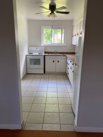 Oak Street Apartments - Photo 3