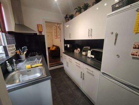 Mixed use to rent - Photo 2