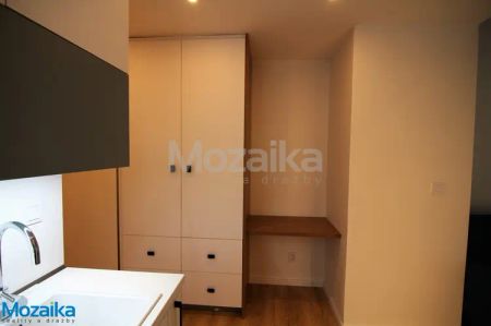Pronájem velmi hezkého bytu 1+kk po rekonstrukci v České Třebové, ul.Lesní. CP 34 m - Фото 2