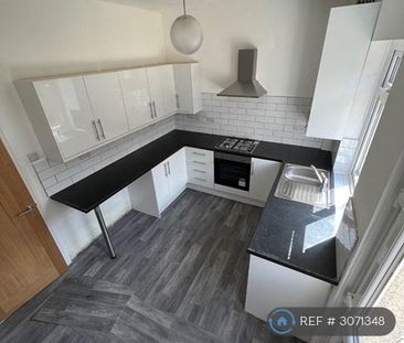 3 bedroom terraced house to rent - Photo 5