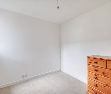 A bright and airy one bedroom ground floor apartment with excellent... - Photo 3