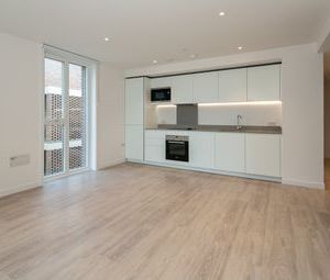 2 Bedrooms Flat to rent in Pressing Lane, Hayes UB3 | £ 352 - Photo 1