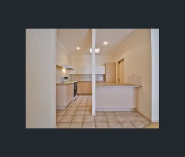 9/119 Freshwater Street, Torquay, Qld 4655 - Photo 3