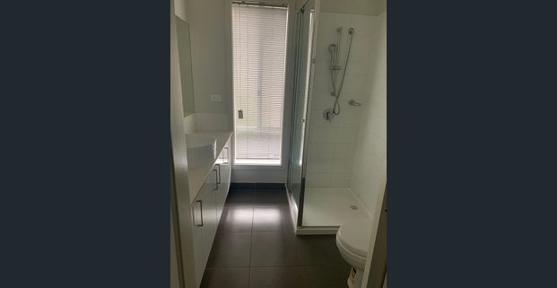 Conveniently Located - Photo 1