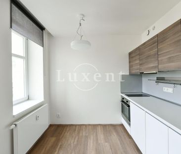 Pronájem bytu 1+kk 30 m2 - Fotografie 2