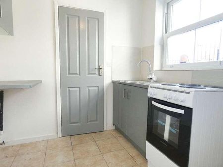 Studio Flat Victoria Road, Stoke-on-trent, Stx, ST4 - Photo 2