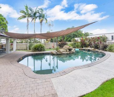 Two Bedroom apartment at the Palm Lakes Complex - Photo 4