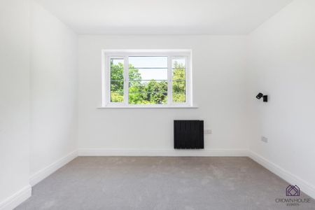 3 bedroom flat to rent - Photo 2