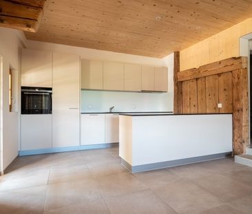 4.5 Zimmerwohnung. im 1. Stockwerk von 122 m2 inklusive zwei Lauben... - Photo 3