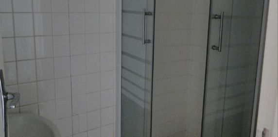 Location Appartement 1 pièce 24m² CLERMONT FERRAND 63000 - Photo 2