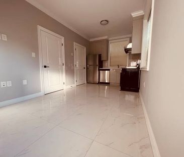 Killarney Centre BRAND NEW 2 Bed/ 1.5 Bath Laneway House for Rent - Photo 3