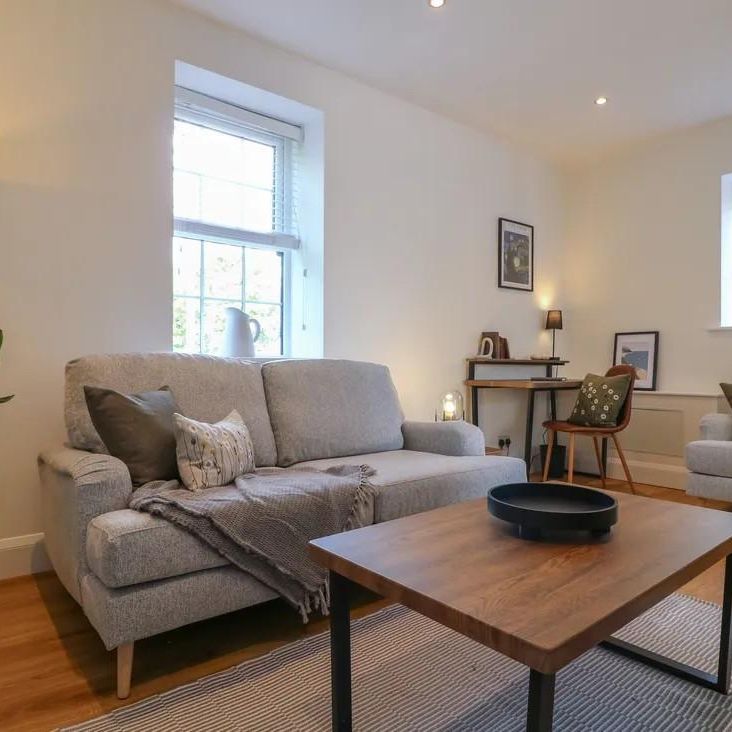 3 bedroom semi-detached house to rent - Photo 1