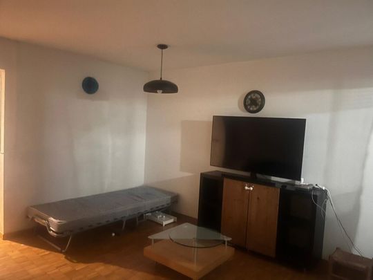 Appartement moderne et lumineux de 2,5 pièces entièrement meublé, emplacement privilégié à Adliswil - Foto 1