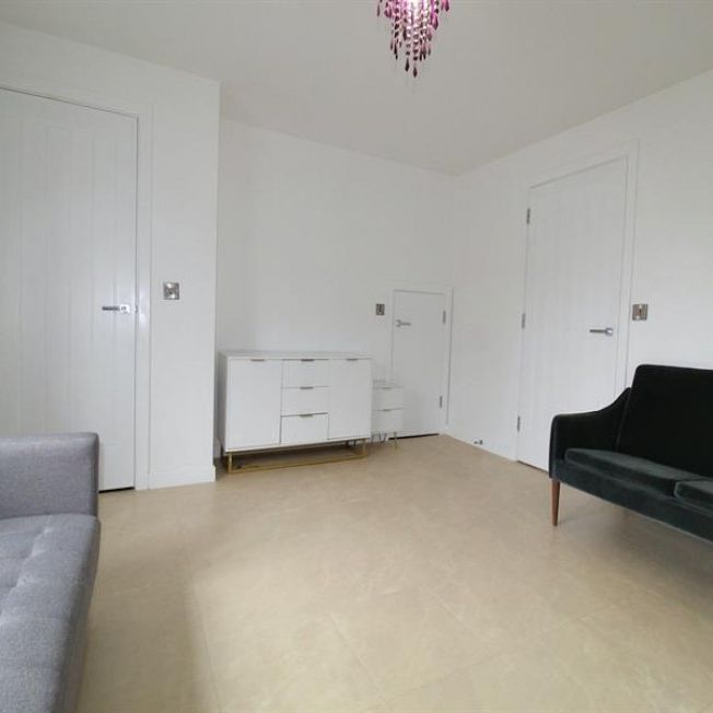 3 Bedroom Semi Detached To Let - Photo 1