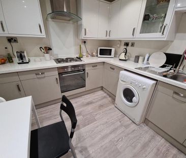 2 bedroom flat to rent - Photo 4