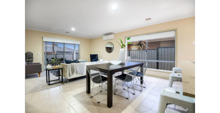 FANTASTIC LOCATION! - Photo 2