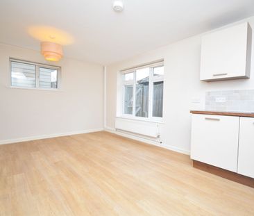 2 bedroom flat to rent, - Photo 4