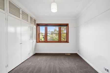 15 Urana Street, Turvey Park NSW 2650 - Photo 4