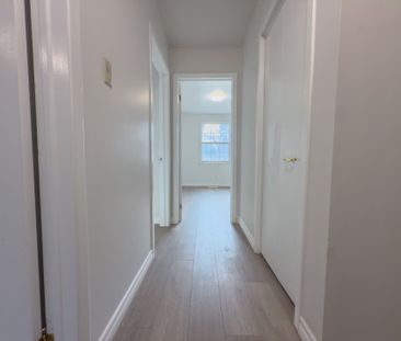 For Lease - 343 Bronte Road, Oakville, Ontario - Photo 4