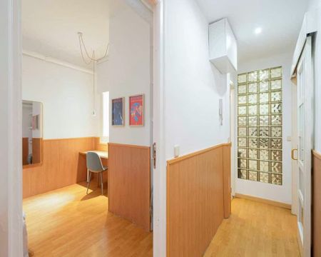 Calle Hermanos Álvarez Quintero, Madrid, Community of Madrid 28004 - Foto 3