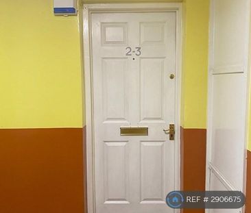 3 bedroom flat to rent - Photo 2