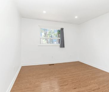 For Lease - 59 Burkwood Crescent, Toronto, Ontario - Photo 4