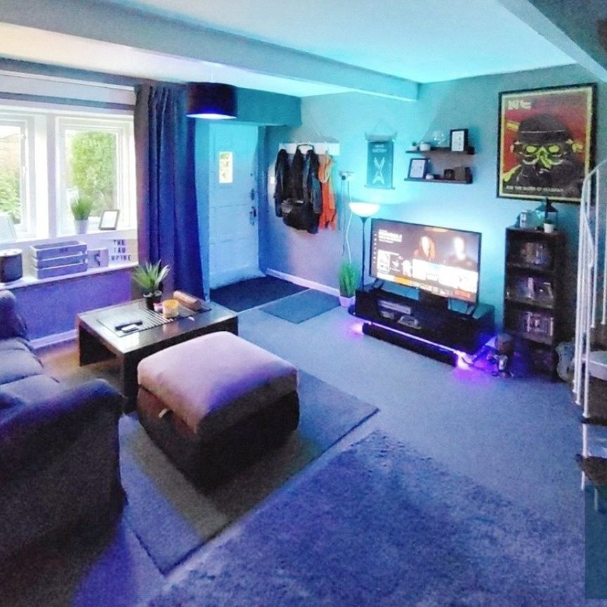Cinderhills Road, Holmfirth, HD9 - Photo 1