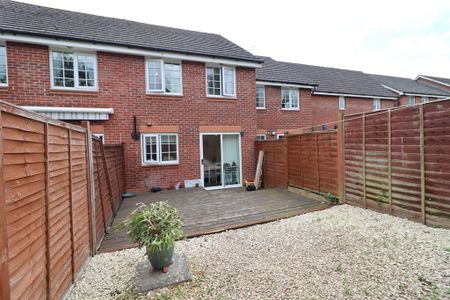 3 bedroom terraced house to rent - Photo 3