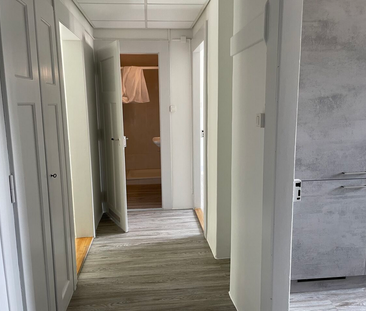 Jeanneret 23 Le Locle - Appart rénové 2 pièces 45 m2 balcon - Foto 4