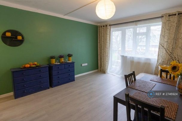 2 bedroom flat to rent - Photo 1