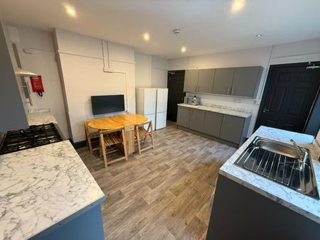 1 bedroom Flat To Let - Photo 3