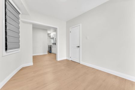 For Lease - 1822 St Clair Avenue Unit# Upper Level, Toronto, Ontario - Photo 4
