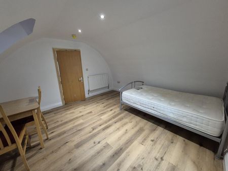 1 bedroom flat to rent - Photo 2